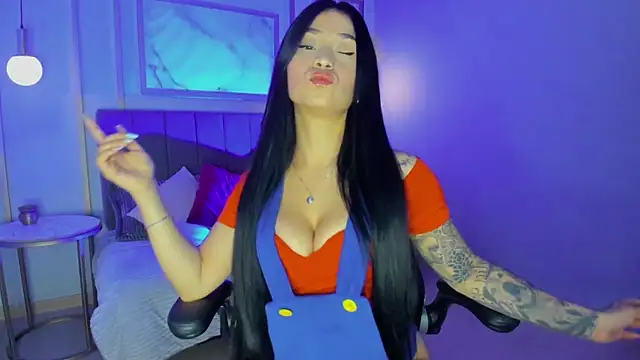 Snapshot of Nahome_Kuperth chatting on 10-26-25, 04:07 Nahome Kuperth online show from 10-26-25, 04:07