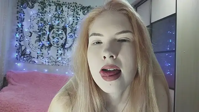 Snapshot of VETT_KITTY chatting on 11-22-25, 06:23 VETT KITTY online show from 11-22-25, 06:23