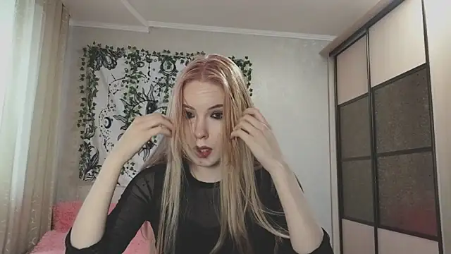 Snapshot of VETT_KITTY chatting on 11-24-25, 06:24 VETT KITTY online show from 11-24-25, 06:24