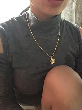 Snapshot of Kylie_beem chatting on 11-06-25, 03:18 Kylie beem online show from 11-06-25, 03:18