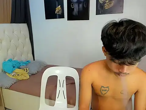 Snapshot of hardcocktwink chatting on 11-02-25, 05:04 hardcocktwink online show from 11-02-25, 05:04