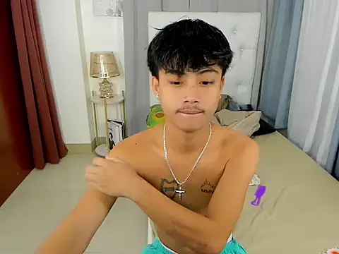 Snapshot of hardcocktwink chatting on 11-12-25, 04:29 hardcocktwink online show from 11-12-25, 04:29