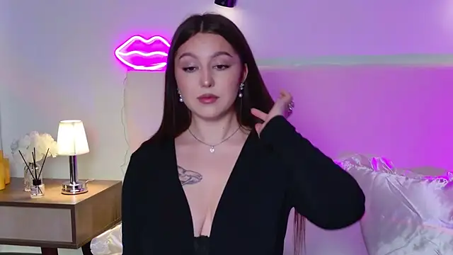  Tessa May  online show from 10-31-25, 09:27