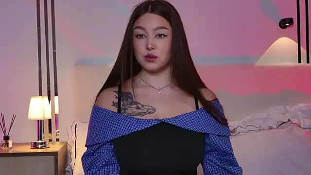  Tessa May  online show from 12-01-25, 12:15