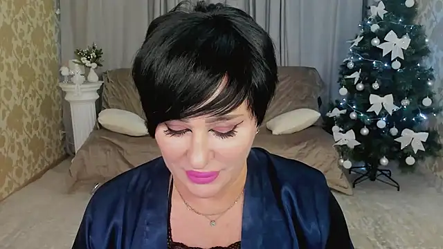 Snapshot of KiraTempt chatting on 12-18-25, 11:49 KiraTempt online show from 12-18-25, 11:49