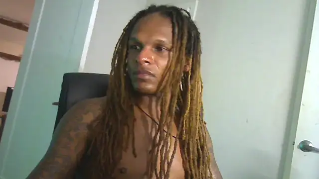 AdrianCoxxx online show from 10-20-25, 04:57