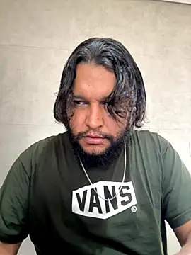 LoboCachorro online show from 10-31-25, 01:12