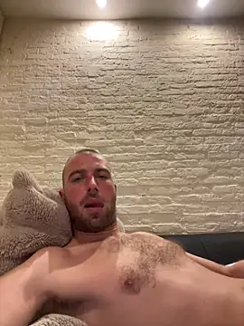 Rotteei1 online show from 11-02-25, 07:33