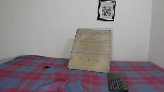 Nikki  uwu online show from 03-10-26, 11:10