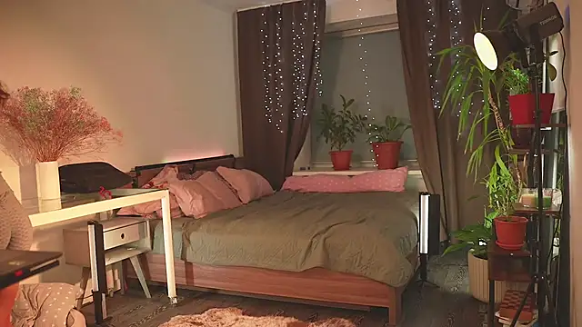 Snapshot of your_lunalike chatting on 03-08-26, 06:44 your lunalike online show from 03-08-26, 06:44