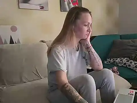 Snapshot of alythea chatting on 03-17-26, 09:45 alythea online show from 03-17-26, 09:45