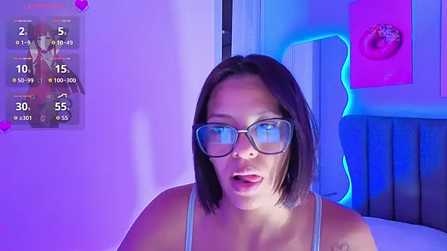 Snapshot of Aria_Russo chatting on 04-22-26, 02:51 Aria Russo online show from 04-22-26, 02:51
