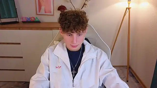 crisp1n online show from 10-19-25, 03:01