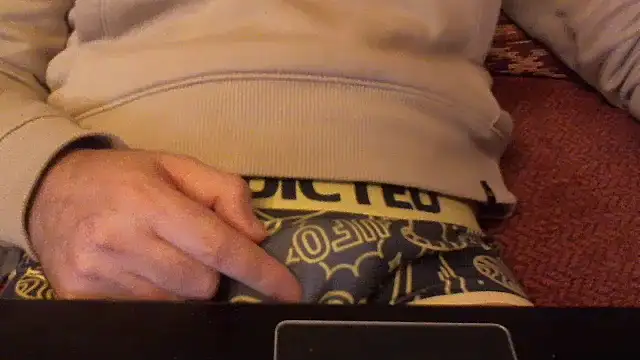 Snapshot of orbea40 chatting on 10-25-25, 04:35 orbea40 online show from 10-25-25, 04:35