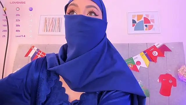 Snapshot of fatiima_ chatting on 06-17-26, 07:04 fatiima online show from 06-17-26, 07:04