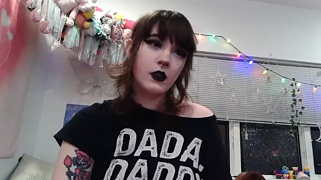 Snapshot of Trickylucy555 chatting on 02-13-26, 10:44 Trickylucy555 online show from 02-13-26, 10:44