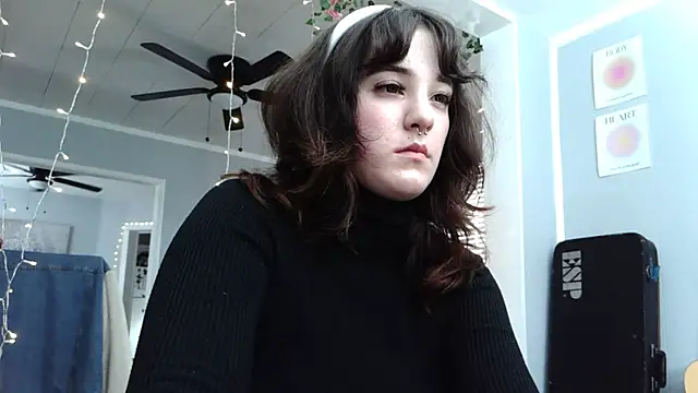 Snapshot of Trickylucy555 chatting on 03-14-26, 05:18 Trickylucy555 online show from 03-14-26, 05:18