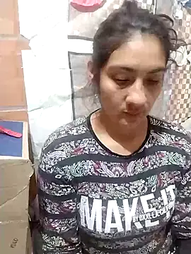 Snapshot of luzdelunas chatting on 10-30-25, 11:38 luzdelunas online show from 10-30-25, 11:38