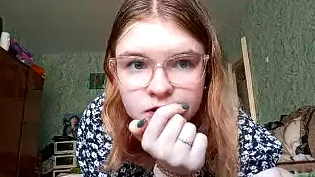 Nessa Vessa online show from 10-19-25, 08:59