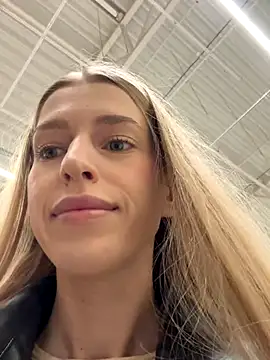 kira mia online show from 12-17-25, 03:29