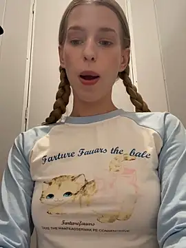 kira mia online show from 03-26-26, 04:34