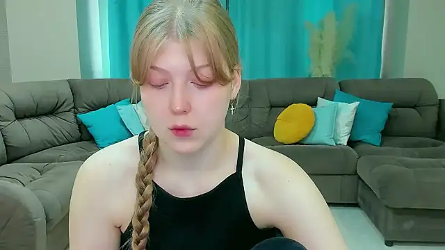 Snapshot of Stella_Light chatting on 11-06-25, 11:22 Stella Light online show from 11-06-25, 11:22