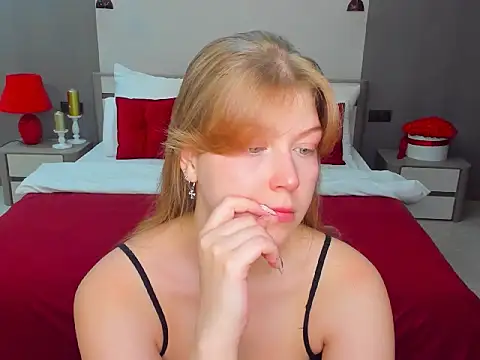 Snapshot of Stella_Light chatting on 11-12-25, 04:13 Stella Light online show from 11-12-25, 04:13