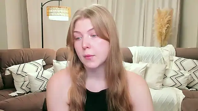 Snapshot of Stella_Light chatting on 12-19-25, 04:41 Stella Light online show from 12-19-25, 04:41