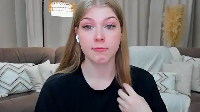 Snapshot of Stella_Light chatting on 05-29-26, 06:28 Stella Light online show from 05-29-26, 06:28