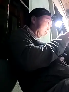 Snapshot of suka-bibi chatting on 12-15-25, 12:20 suka-bibi online show from 12-15-25, 12:20