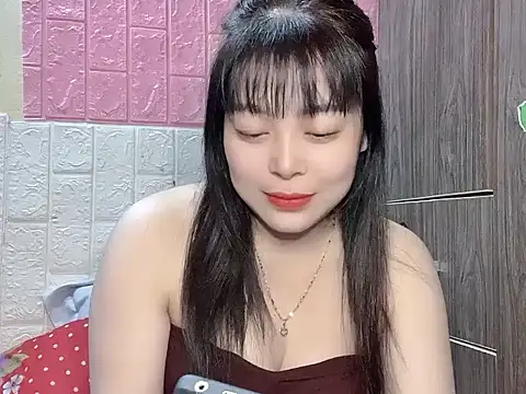 Butterfly kee online show from 12-14-25, 02:00