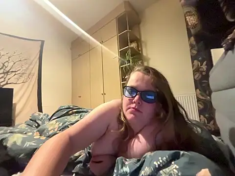 Snapshot of Scarletcum22 chatting on 01-12-26, 07:24 Scarletcum22 online show from 01-12-26, 07:24