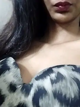 Snapshot of Aaliya_BigBoobs_1 chatting on 10-28-25, 09:46 Aaliya BigBoobs 1 online show from 10-28-25, 09:46