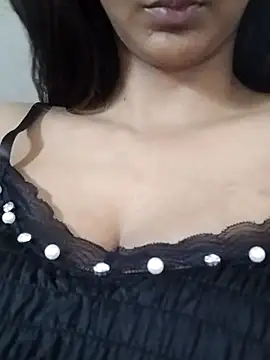 Snapshot of Aaliya_BigBoobs_1 chatting on 06-06-26, 09:14 Aaliya BigBoobs 1 online show from 06-06-26, 09:14