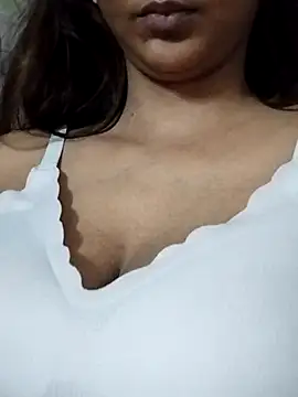 Snapshot of Aaliya_BigBoobs_1 chatting on 06-28-26, 09:04 Aaliya BigBoobs 1 online show from 06-28-26, 09:04