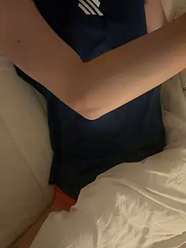 jihoooon 00 online show from 10-29-25, 03:47