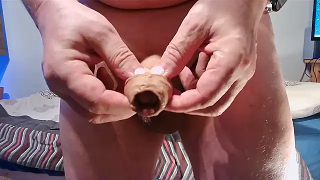 Snapshot of Benjin_2306 chatting on 11-26-25, 04:30 Benjin 2306 online show from 11-26-25, 04:30