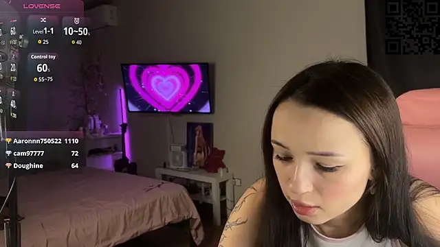 Snapshot of ella_simons chatting on 11-28-25, 12:02 ella simons online show from 11-28-25, 12:02