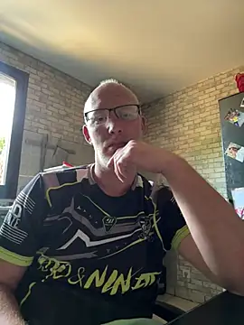 Snapshot of Cedric7653 chatting on 06-01-26, 05:42 Cedric7653 online show from 06-01-26, 05:42