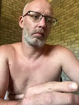Snapshot of Cedric7653 chatting on 06-18-26, 08:14 Cedric7653 online show from 06-18-26, 08:14