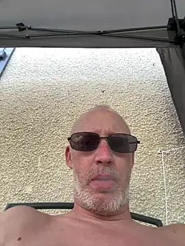 Snapshot of Cedric7653 chatting on 06-25-26, 05:39 Cedric7653 online show from 06-25-26, 05:39