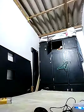 LyliaWood online show from 10-20-25, 02:12