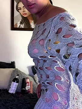 Snapshot of morenaQueen_ chatting on 11-08-25, 06:29 morenaQueen online show from 11-08-25, 06:29