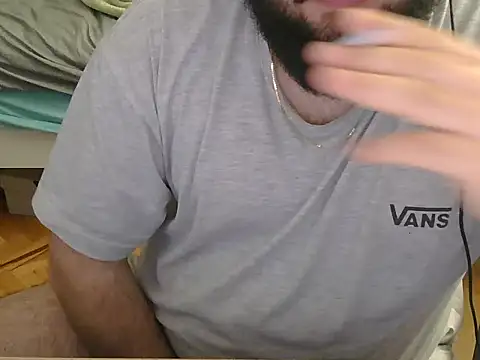 Snapshot of moneyman_11 chatting on 05-08-26, 01:38 moneyman 11 online show from 05-08-26, 01:38