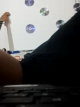 Snapshot of Carriata_larry chatting on 02-03-26, 04:32 Carriata larry online show from 02-03-26, 04:32