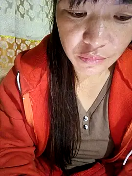 Snapshot of chipu06 chatting on 10-31-25, 11:50 chipu06 online show from 10-31-25, 11:50