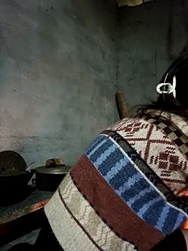 Snapshot of chipu06 chatting on 11-02-25, 12:13 chipu06 online show from 11-02-25, 12:13