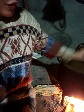 Snapshot of chipu06 chatting on 11-02-25, 12:18 chipu06 online show from 11-02-25, 12:18