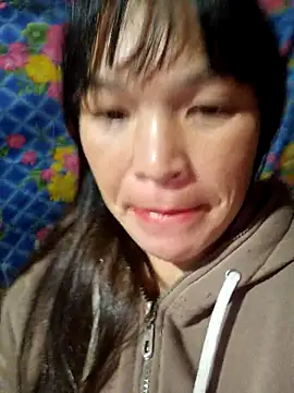 Snapshot of chipu06 chatting on 11-13-25, 12:37 chipu06 online show from 11-13-25, 12:37