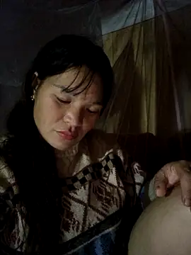 Snapshot of chipu06 chatting on 11-17-25, 02:45 chipu06 online show from 11-17-25, 02:45